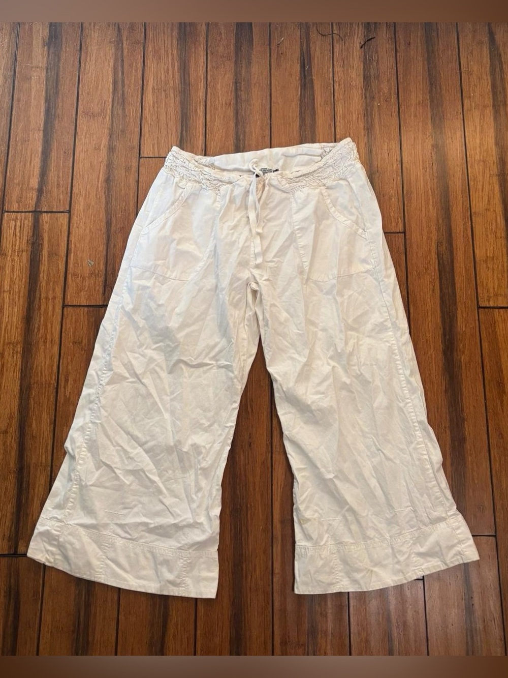 White wide leg capri pants with elastic waistband and drawstring - XCVI
